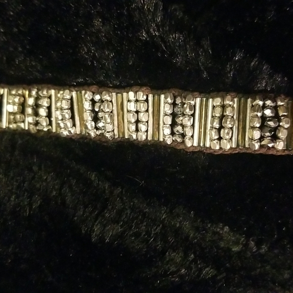 AMERICAN EAGLE OUTFITTERS Bracelet with Silver tone beads and faux sparkles. - Picture 9 of 11